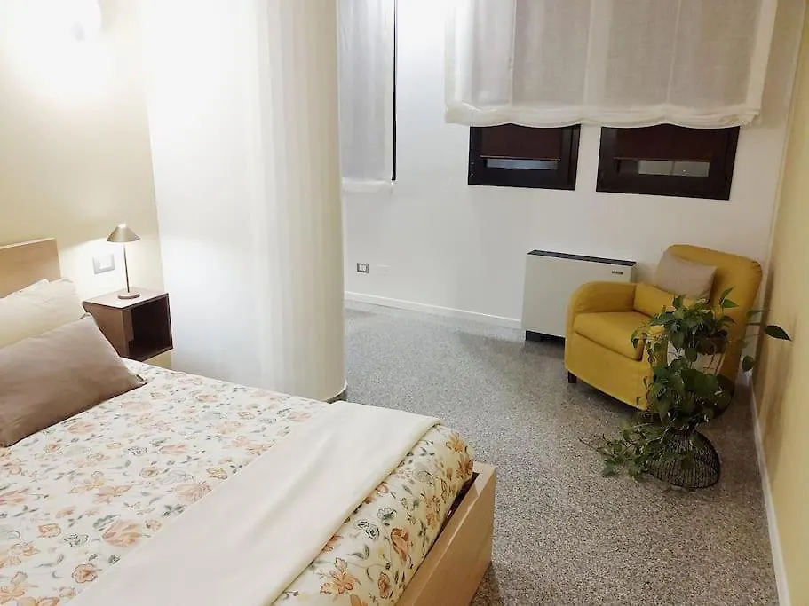 Appartamento Bilocale Tra Venezia E Treviso! Quarto dʼAltino 0*,  İtalya
